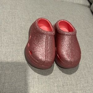 Ugg T Tasman sport glitter size 7 slightly used. Pink glitter.